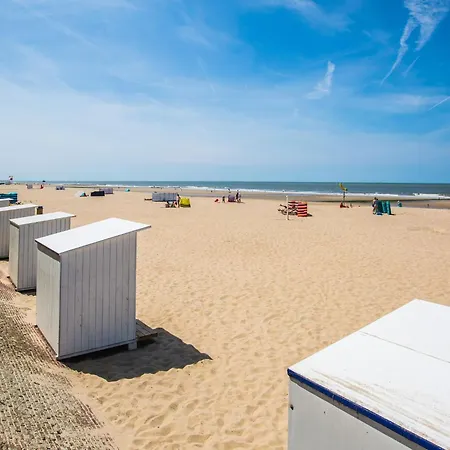 Apartment By The Beach With Panoramic Views