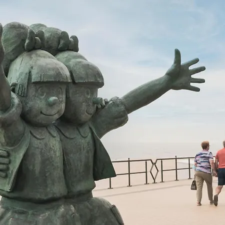 Apartment By The Beach With Panoramic Views