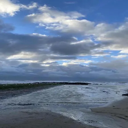 By The With Panoramic Views Appartamento